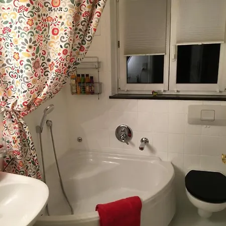 Vintage-mansarde Uber Wilden Garten Homestay Stuttgart